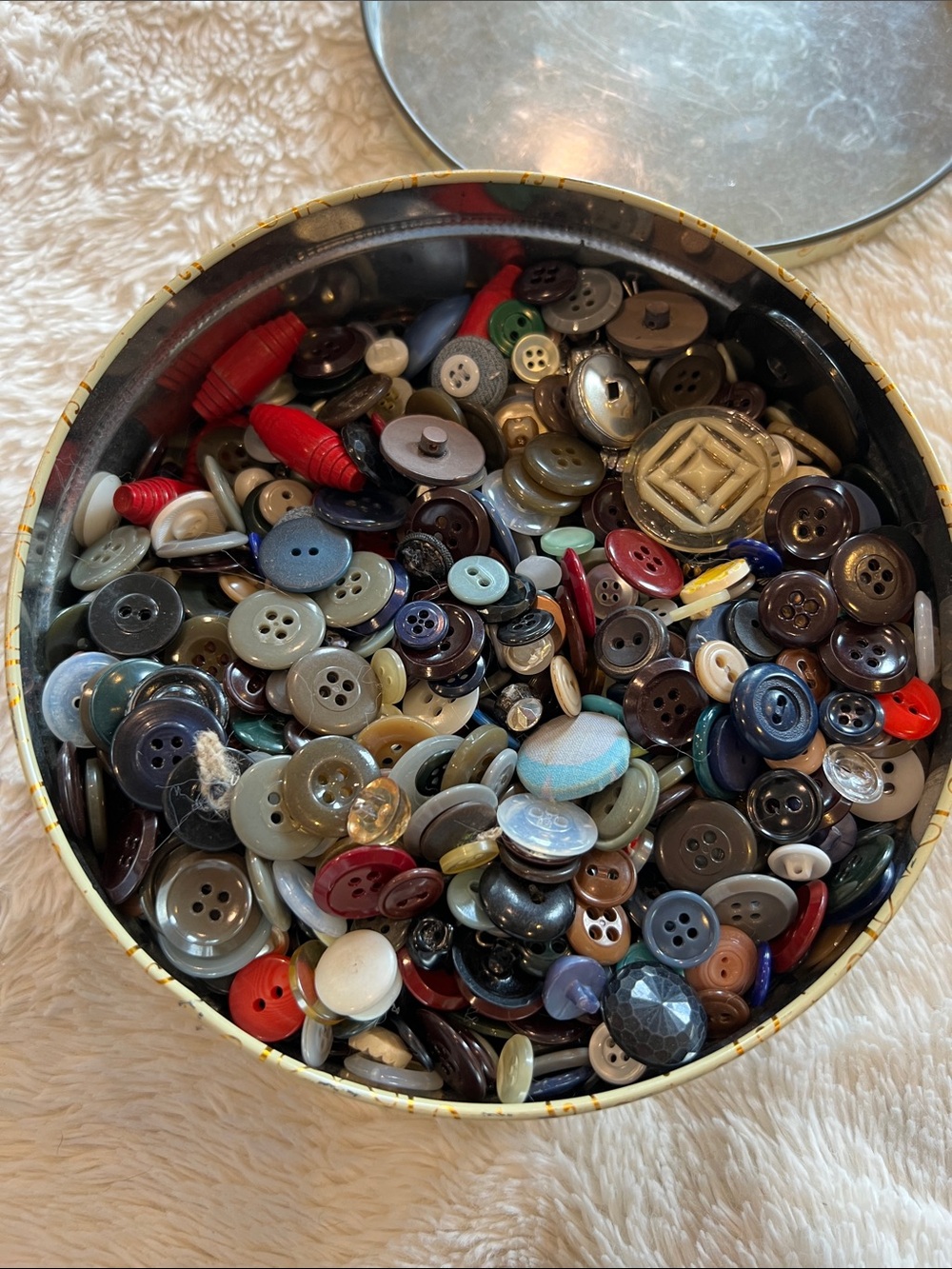 Lot of Vintage Crafting Buttons